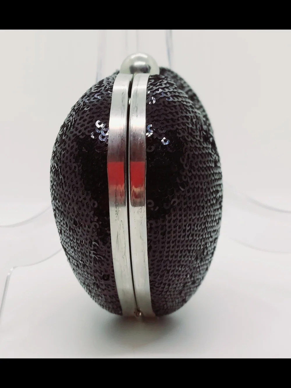 Sequin Heart Clutch Bag in Black